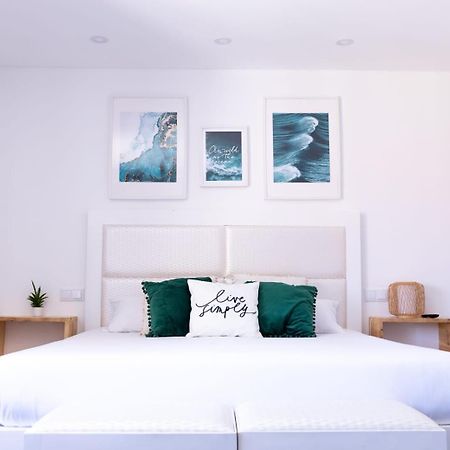 Bed and Breakfast Supertubos House Peniche Atouguia Da Baleia Esterno foto