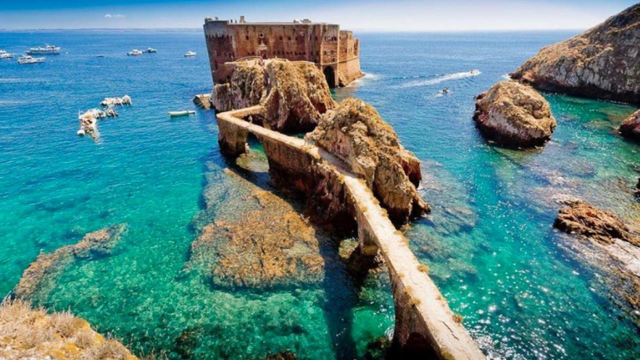 Bed and Breakfast Supertubos House Peniche Atouguia Da Baleia Esterno foto