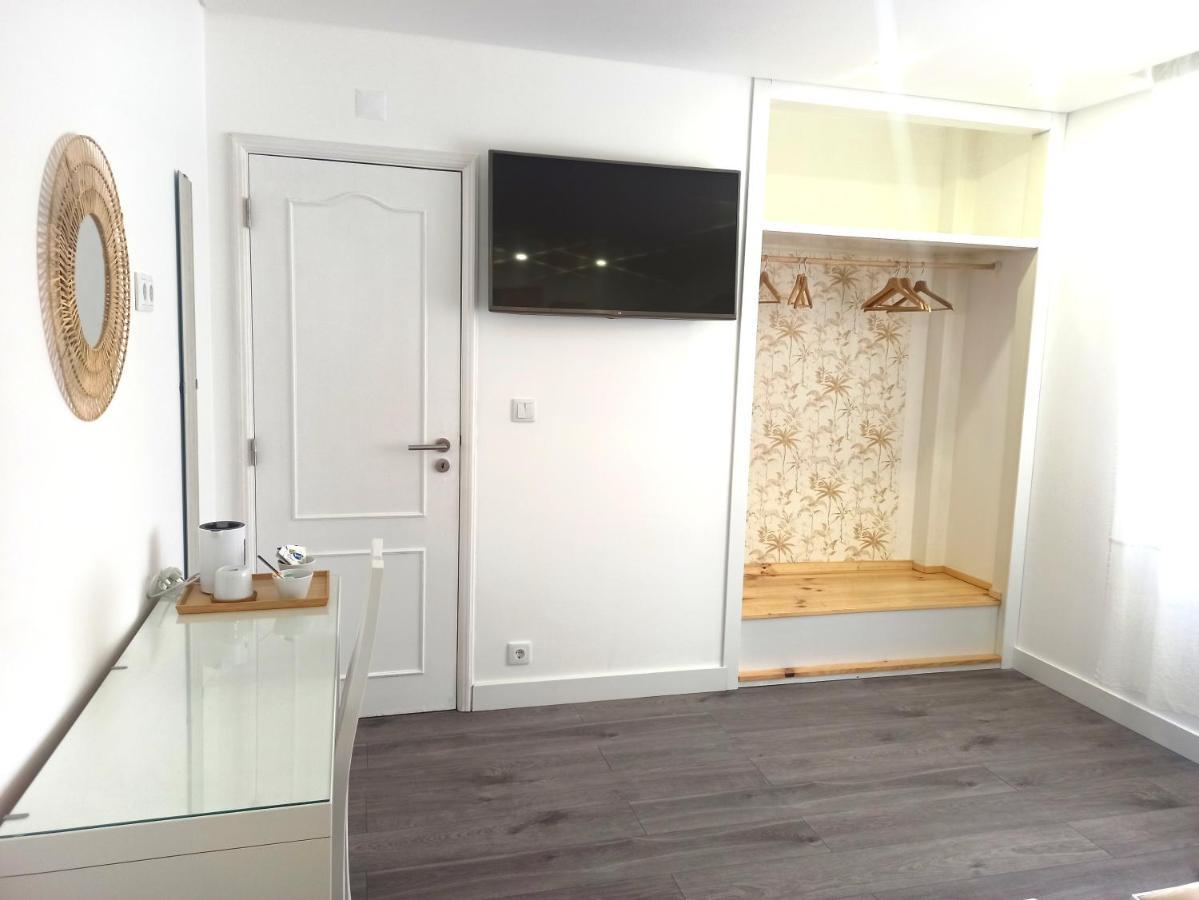 Bed and Breakfast Supertubos House Peniche Atouguia Da Baleia Esterno foto