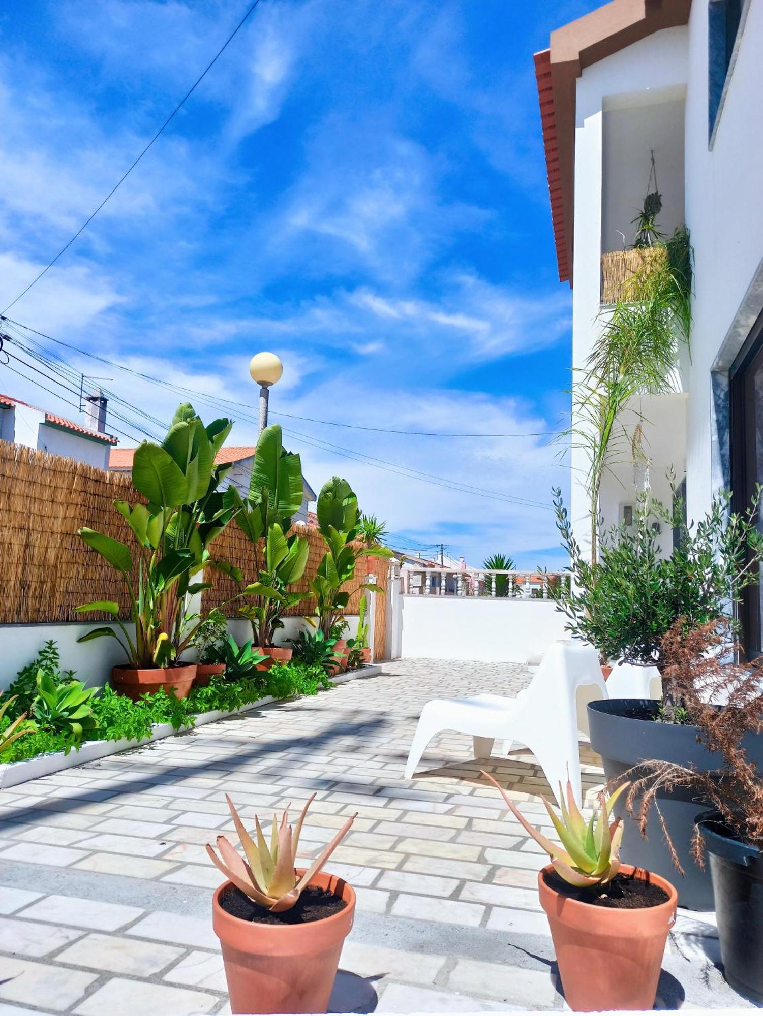 Bed and Breakfast Supertubos House Peniche Atouguia Da Baleia Esterno foto